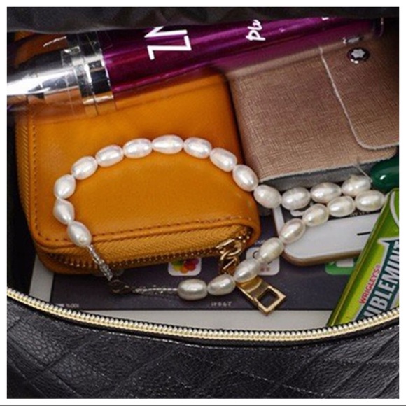 Chic and Stylish Quilted backpack - Picture 8 of 9